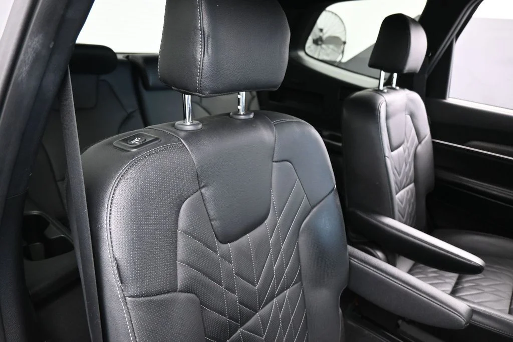 Used 2024 Wolf Gray Kia EX X-Line image 43