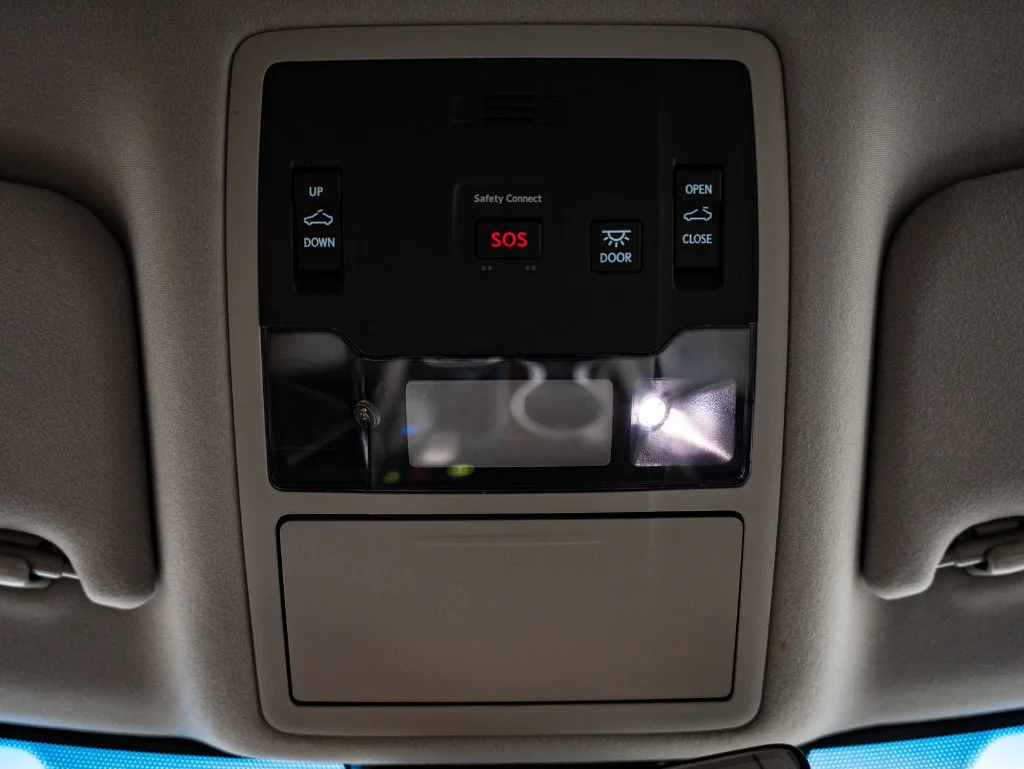 Used 2017 Silver Lining Metallic Lexus 350 Premium image 39