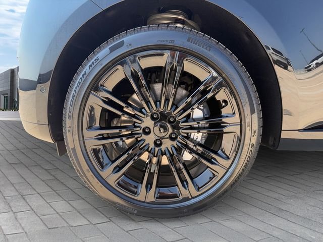 New 2026 Santorini Black Land Rover SE image 9