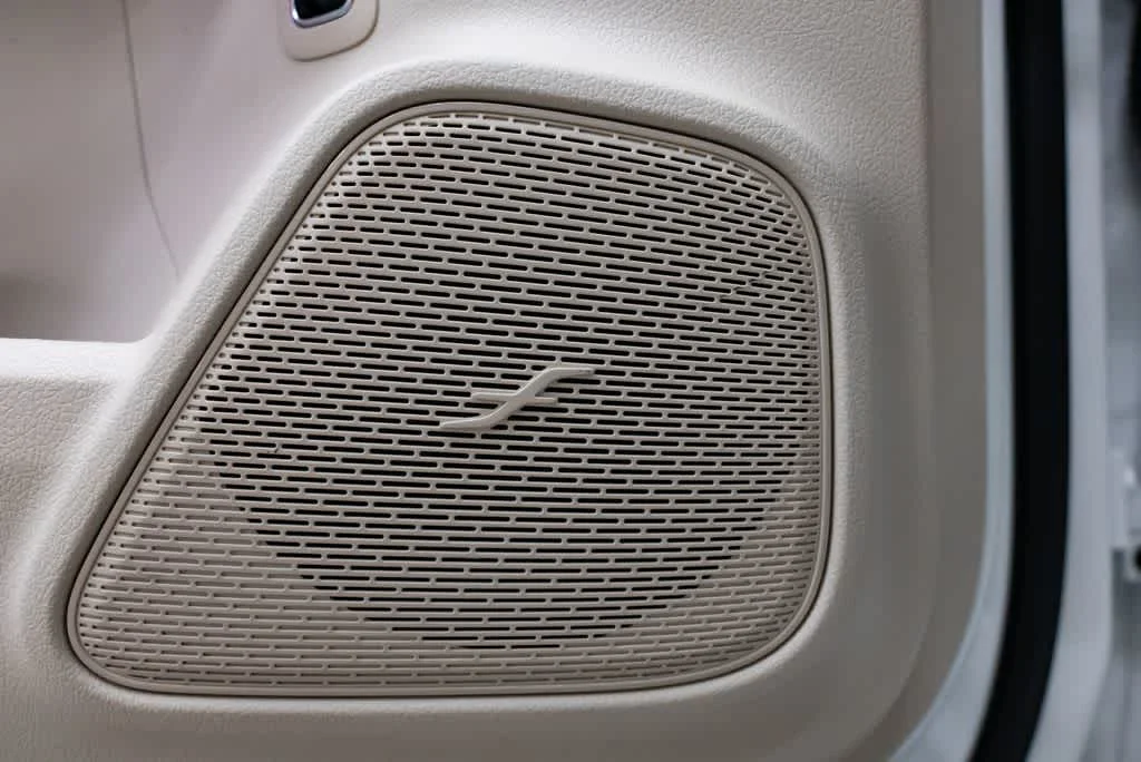 Used 2024 Polar White Mercedes-Benz EQB 300 image 20