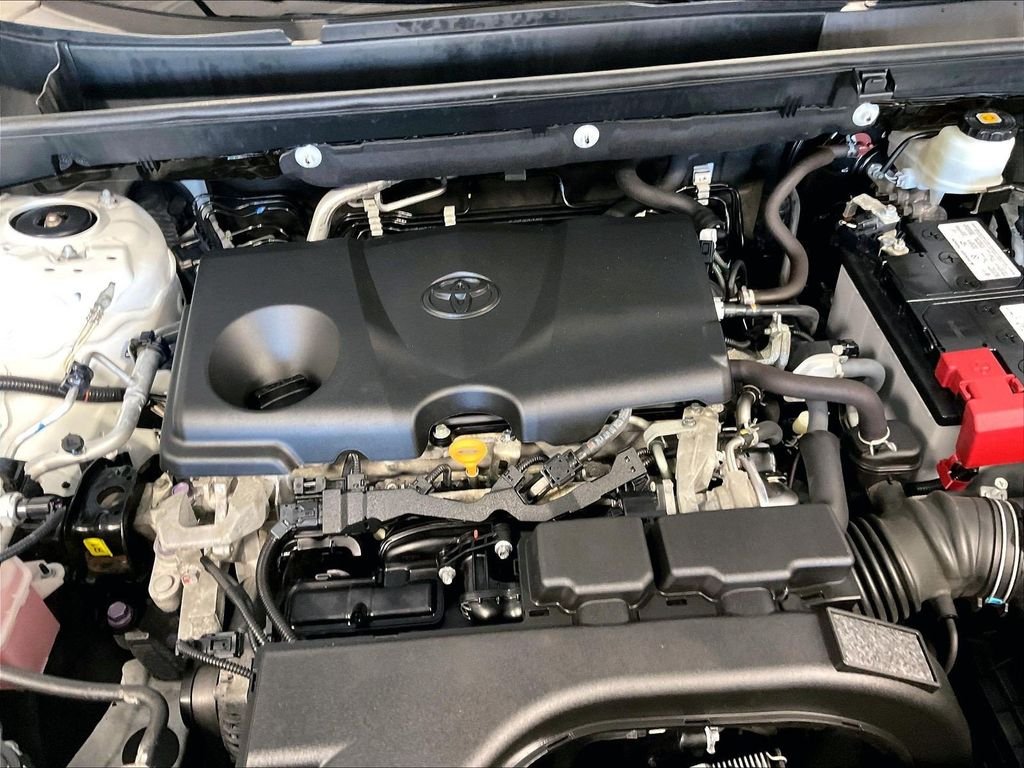 Used 2019 White Toyota LE image 28