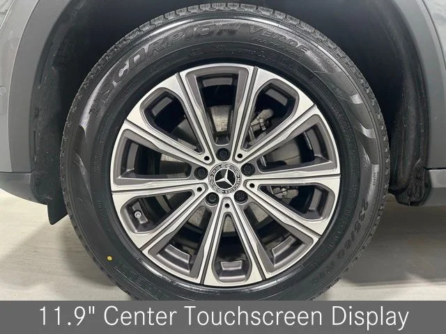 Used 2023  Mercedes-Benz GLC 300 image 24