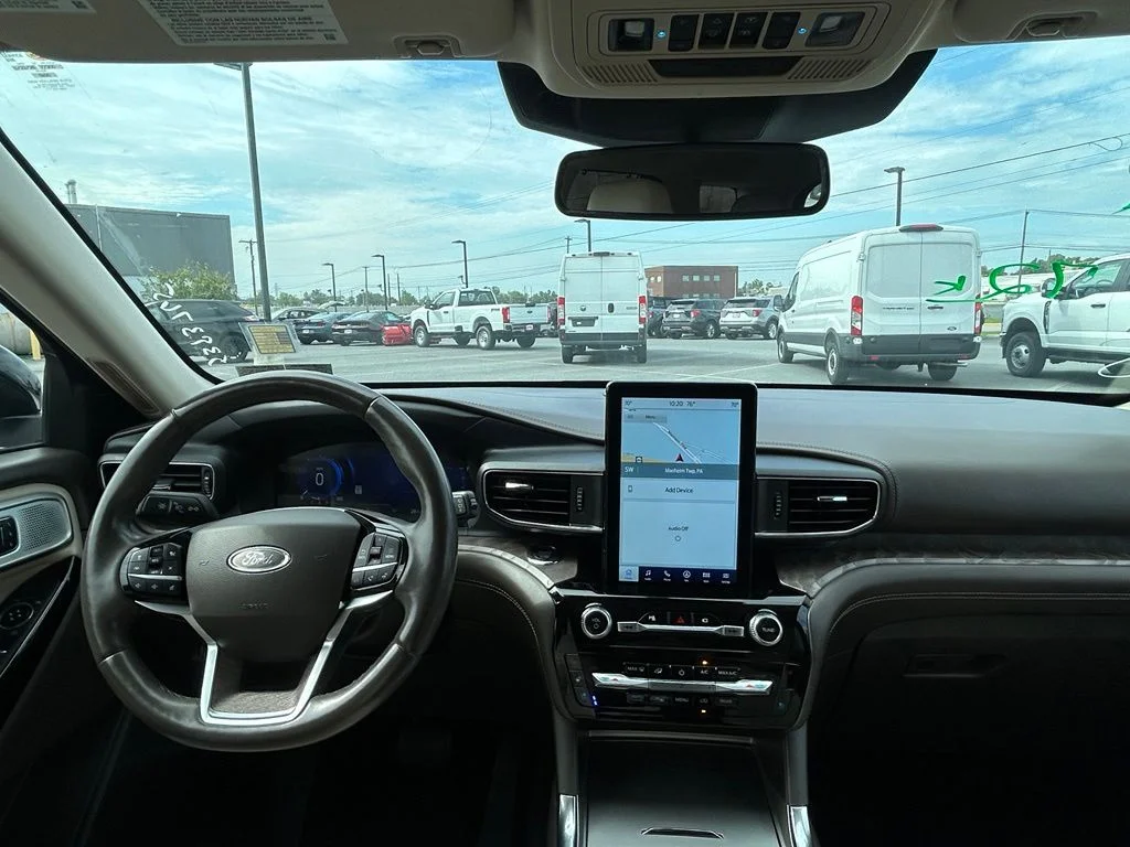 Used 2022 White Ford Platinum image 10