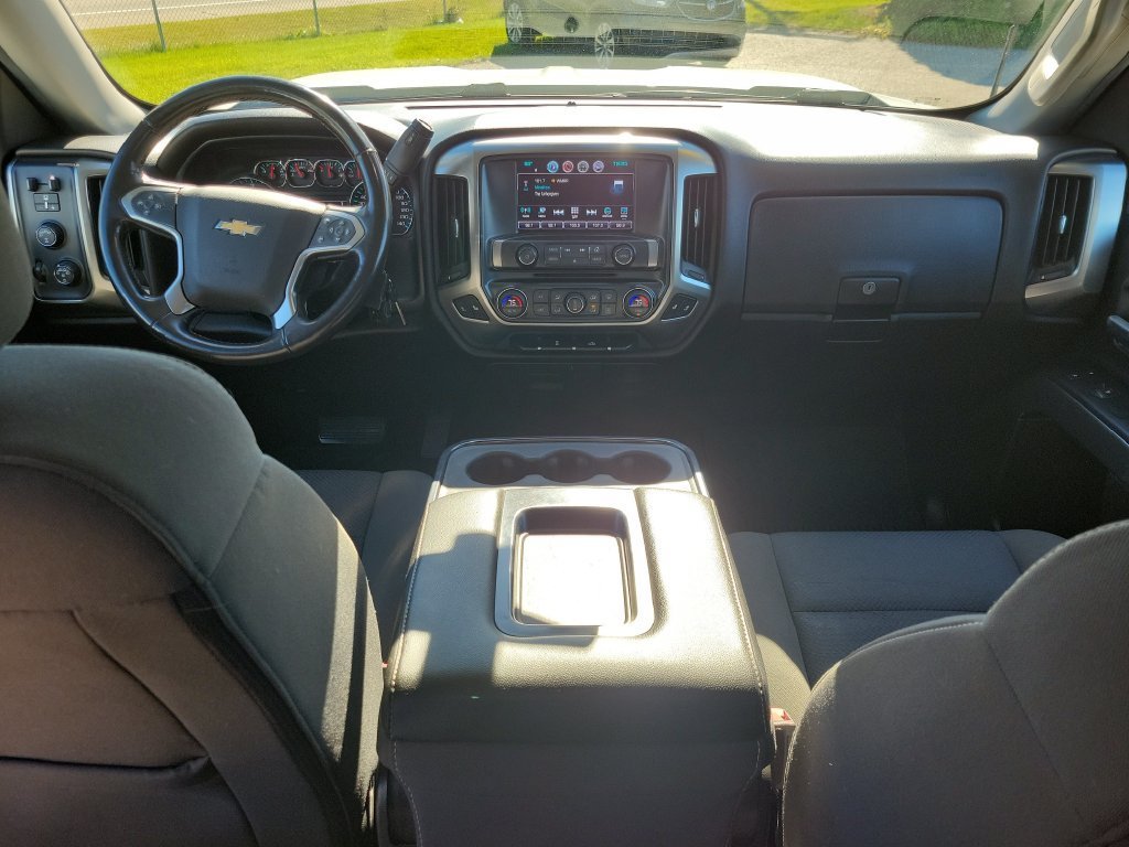Used 2018 SUMMIT WHITE Chevrolet LT image 12