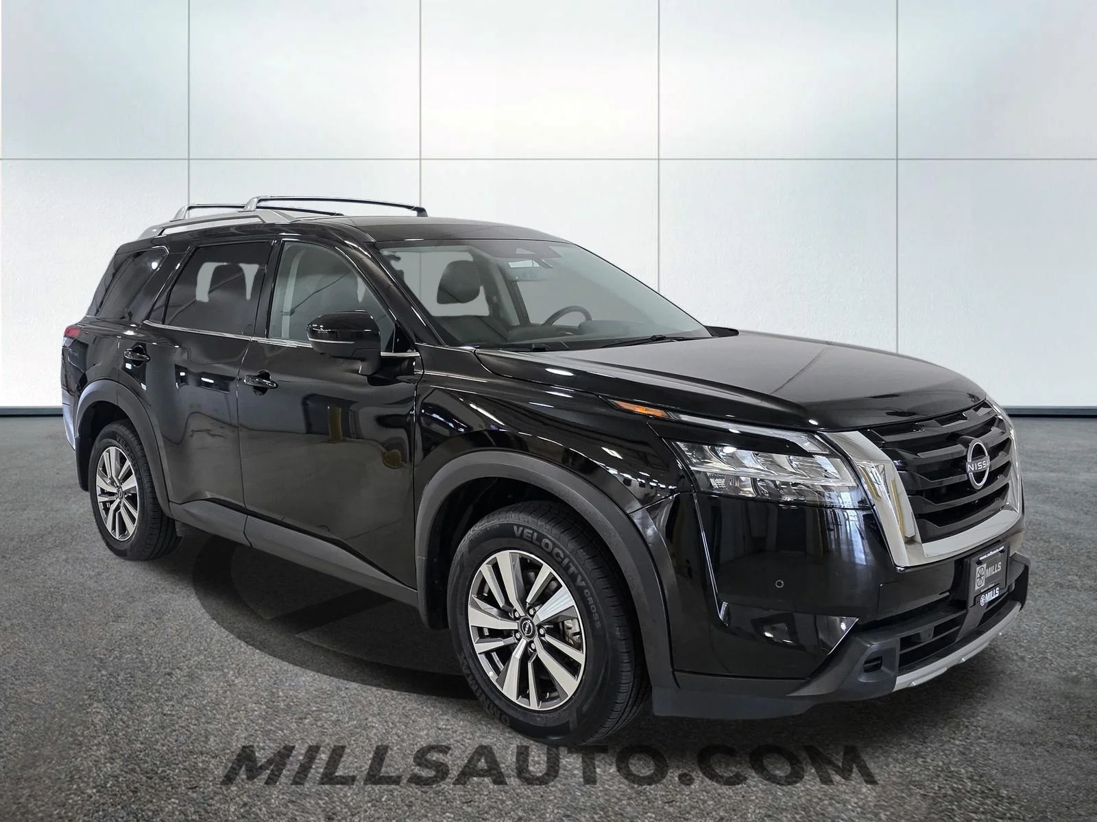 Used 2023 Black Nissan SL image 10
