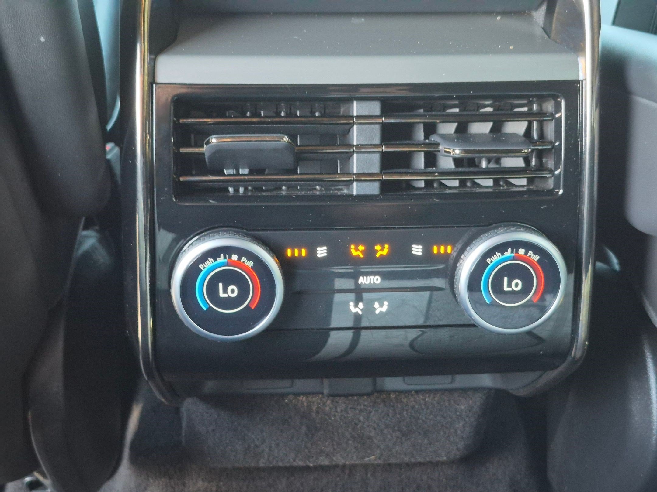 Used 2024 Gray Land Rover Dynamic SE image 23