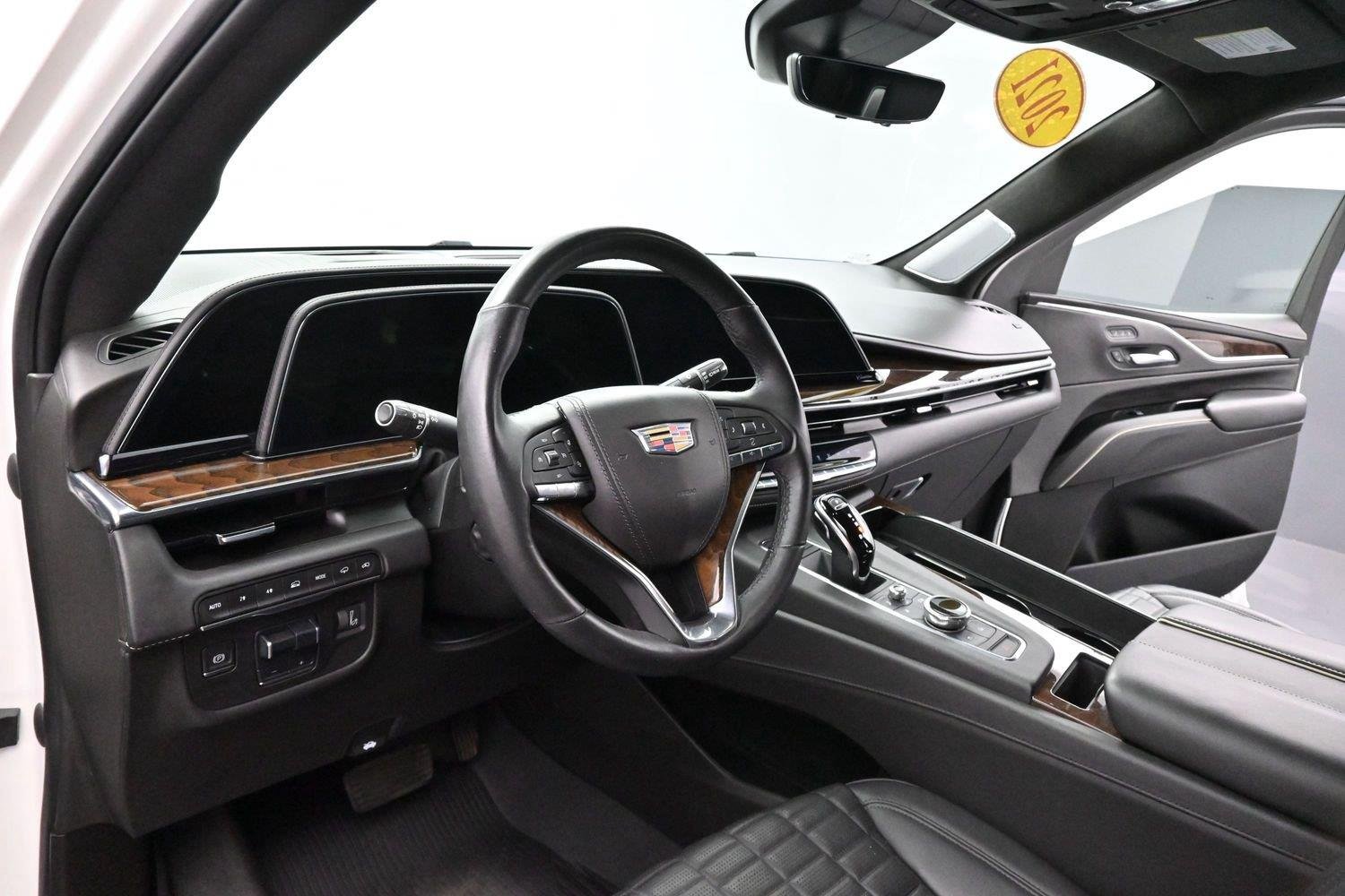 Used 2021 CRYSTAL WHITE TRICOAT Cadillac Sport Platinum image 18