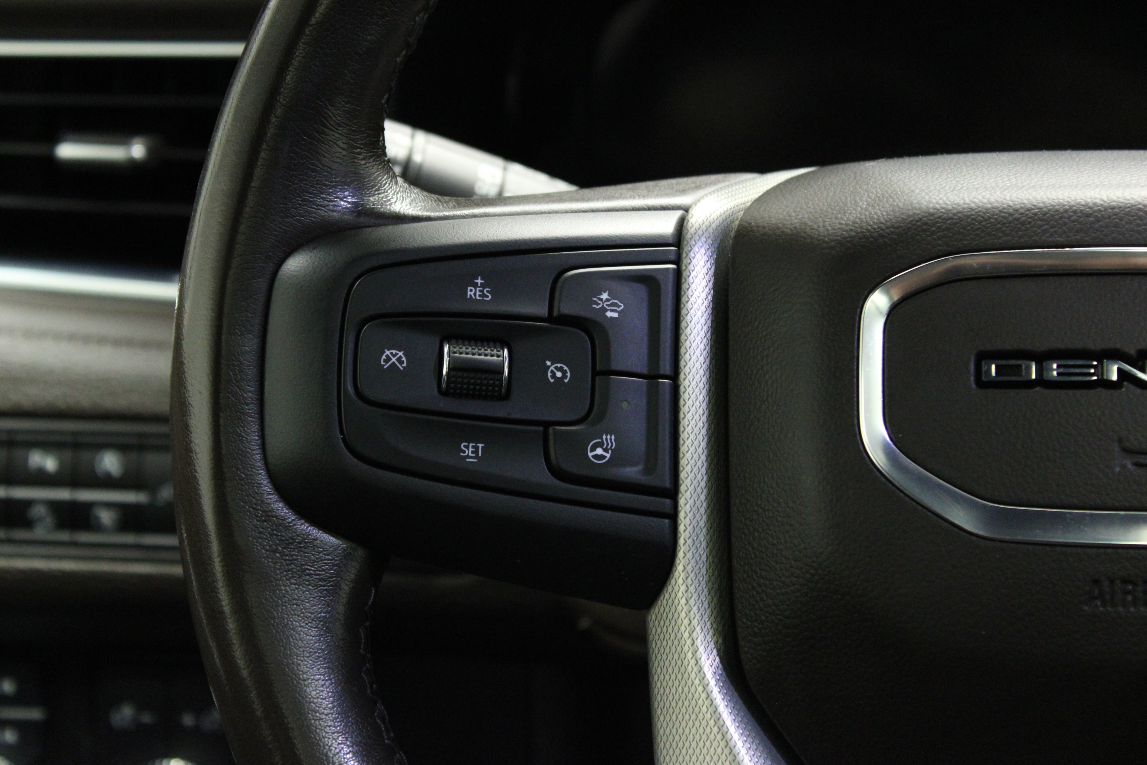 Used 2022 Summit White GMC Denali image 24
