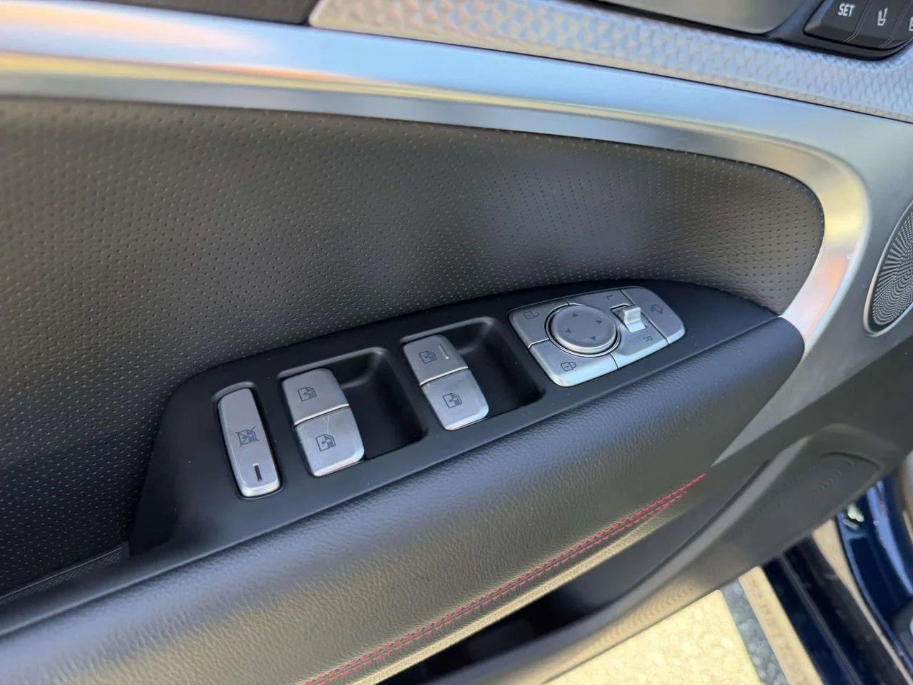 Used 2022 Adriatic Blue Genesis 3.3T AWD image 24