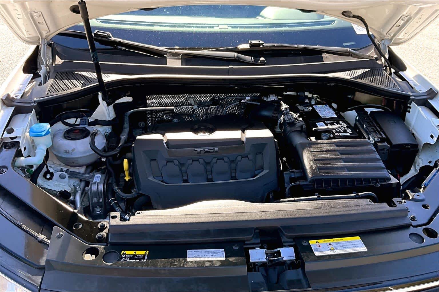 Used 2021  Volkswagen SE image 32