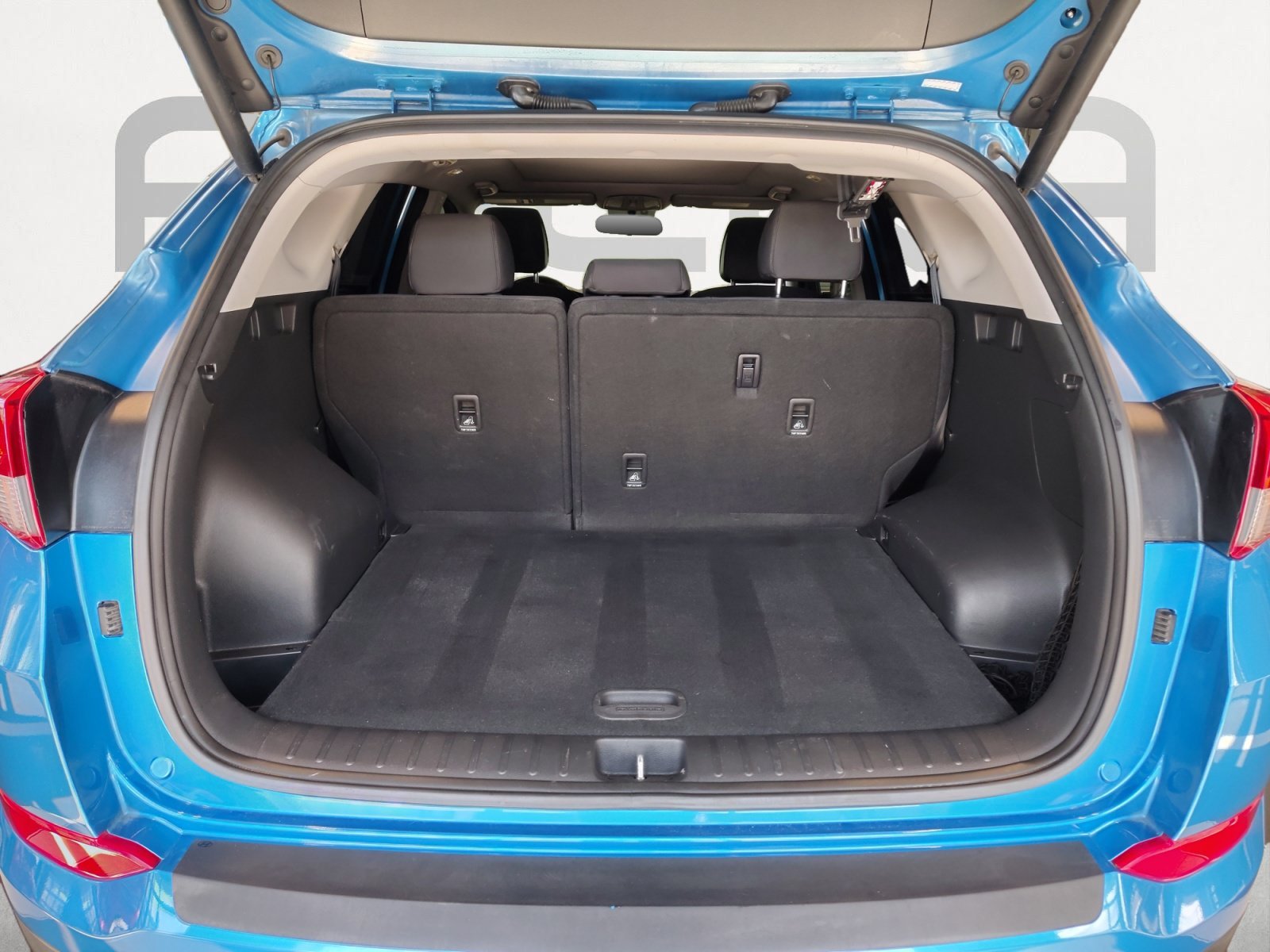 Used 2017 Caribbean Blue Hyundai Night image 13