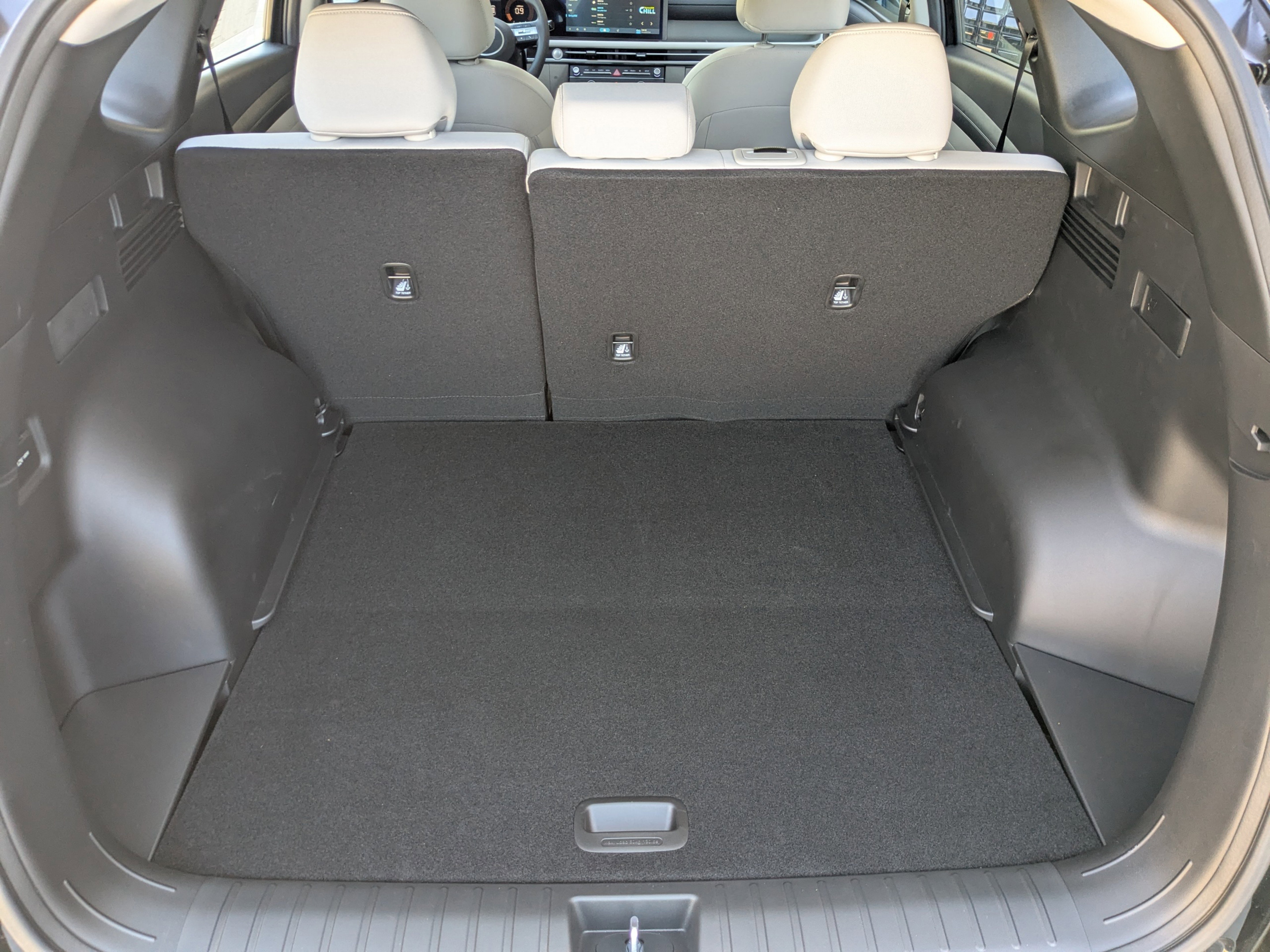 New 2026 Shimmering Silver Hyundai SE FWD image 15