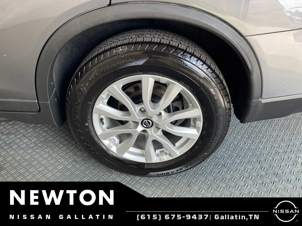 Used 2018 Gun Metallic Nissan SV image 35