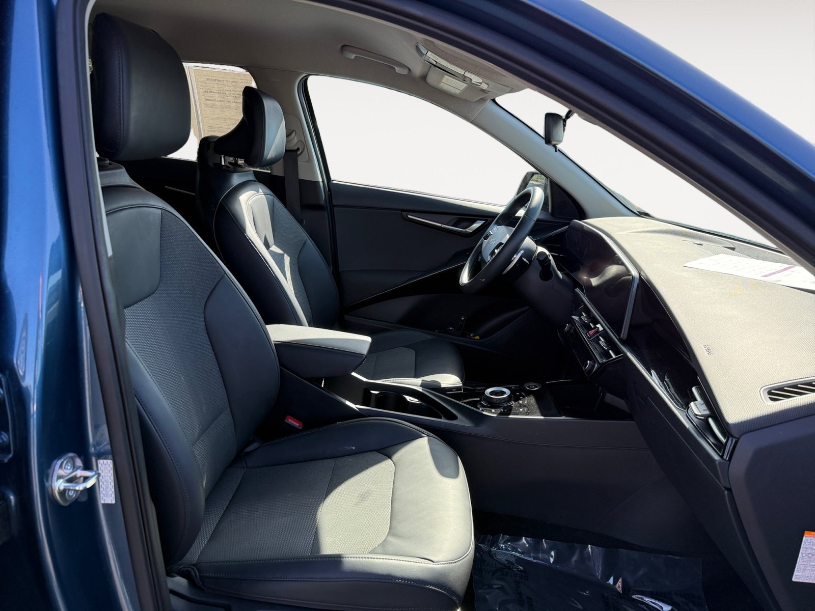 Used 2023 Mineral Blue Kia Wind image 19