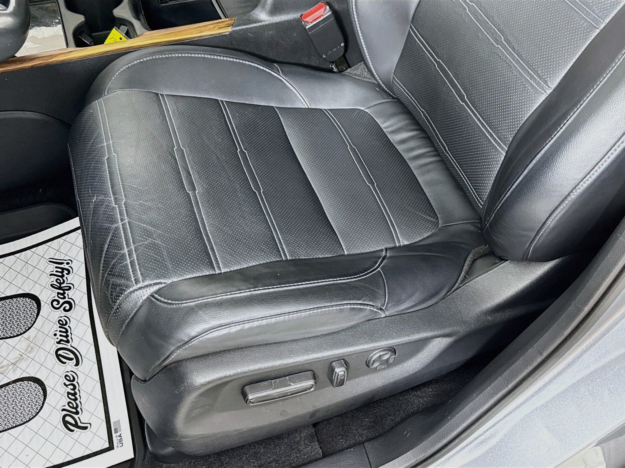 Used 2020 Lunar Silver Metallic Honda Touring image 19