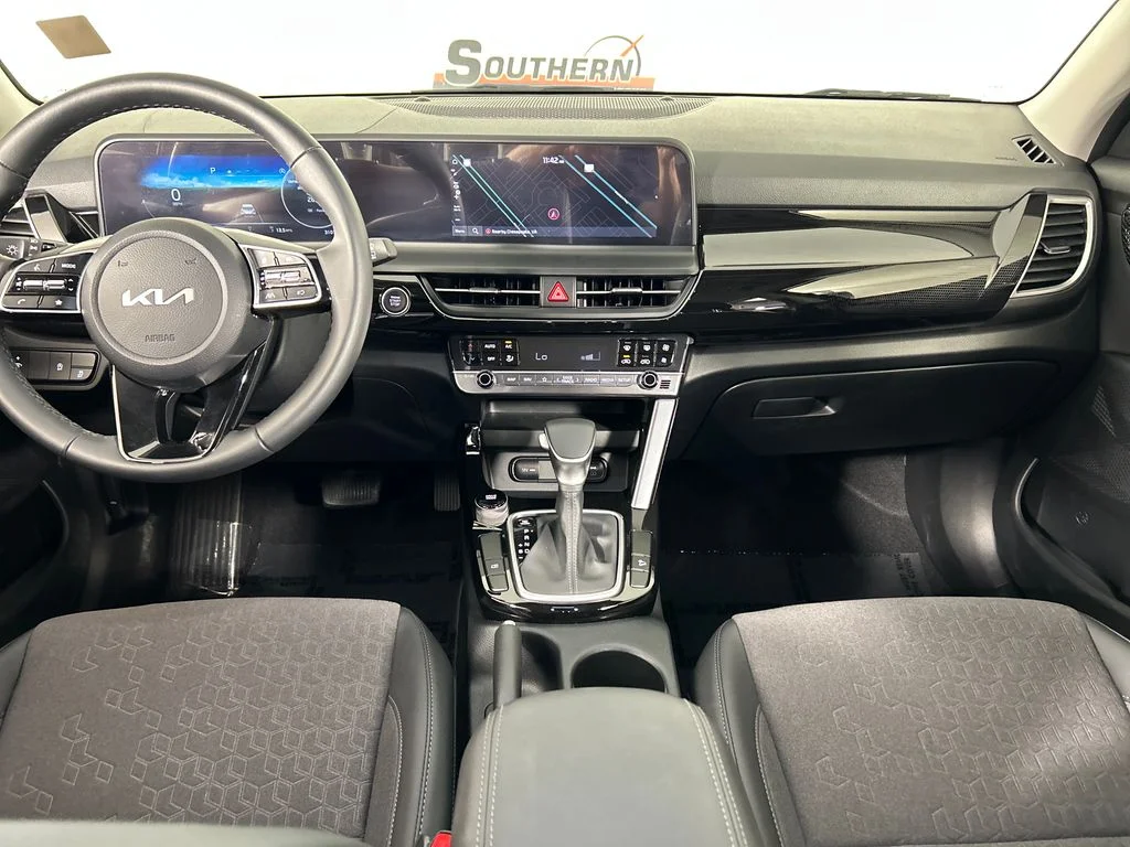 Used 2024 Blue Kia S image 17