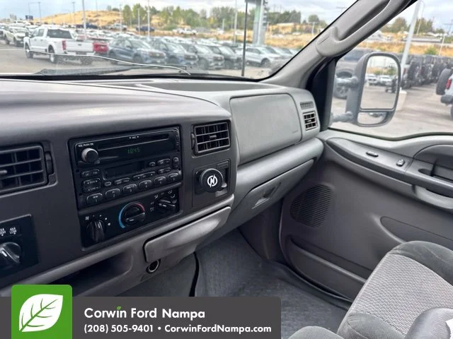 Used 2003 White Ford  image 10