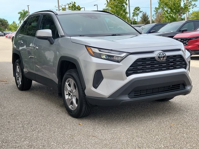 Used 2025 Silver Sky Metallic Toyota XLE image 1