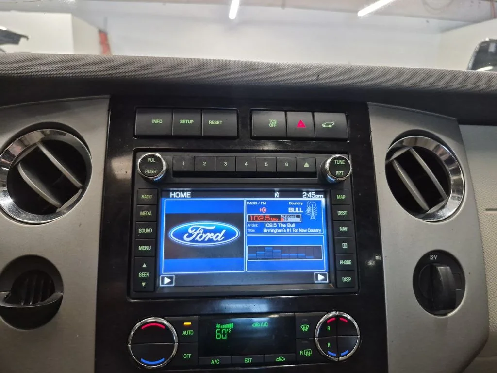Used 2014 Tuxedo Black Metallic Ford Limited image 34