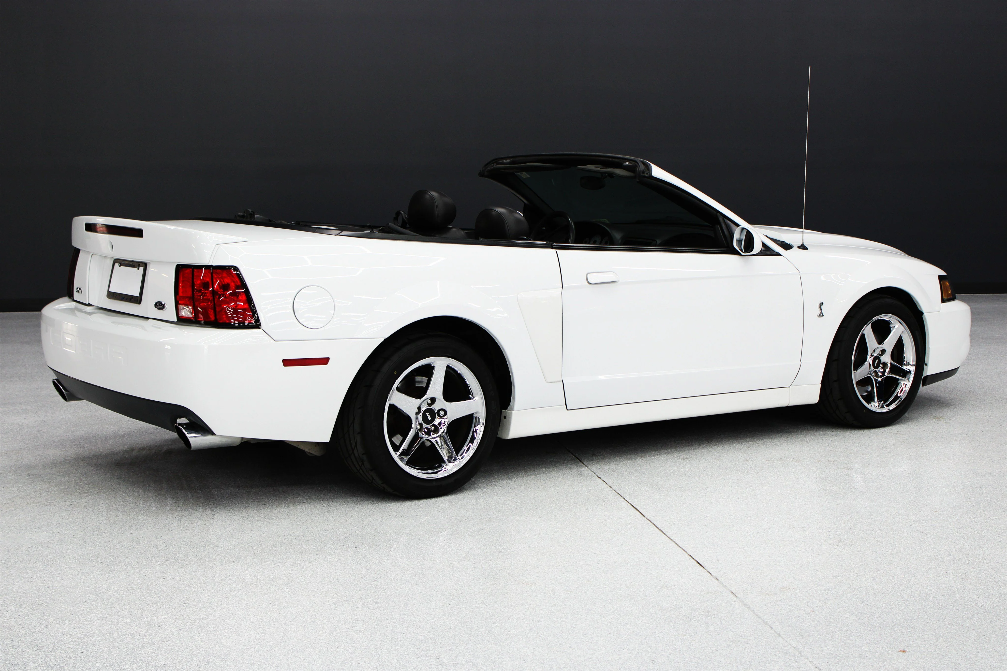 2004 Ford Mustang Cobra SVT - Photo 23