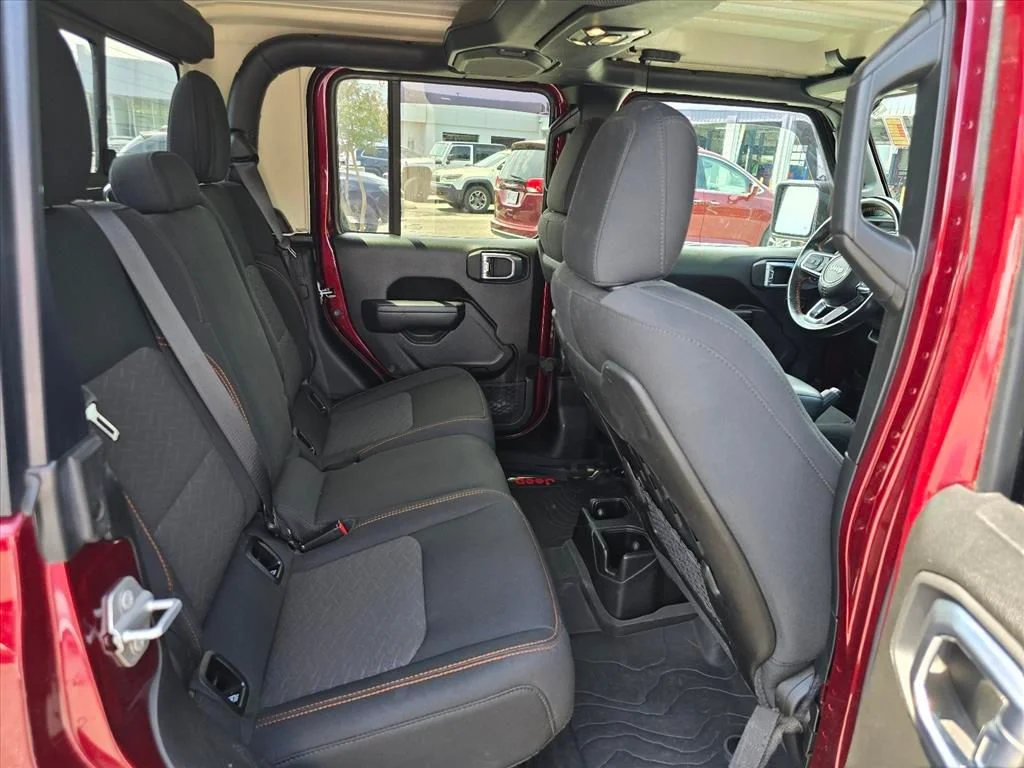 Used 2022 Red Jeep Mojave image 13