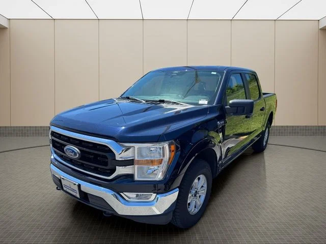 Used 2022 Blue Ford XLT image 2