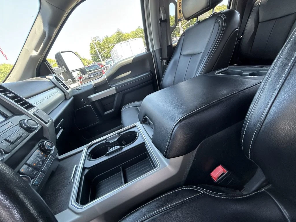 Used 2021 White Ford Lariat image 23