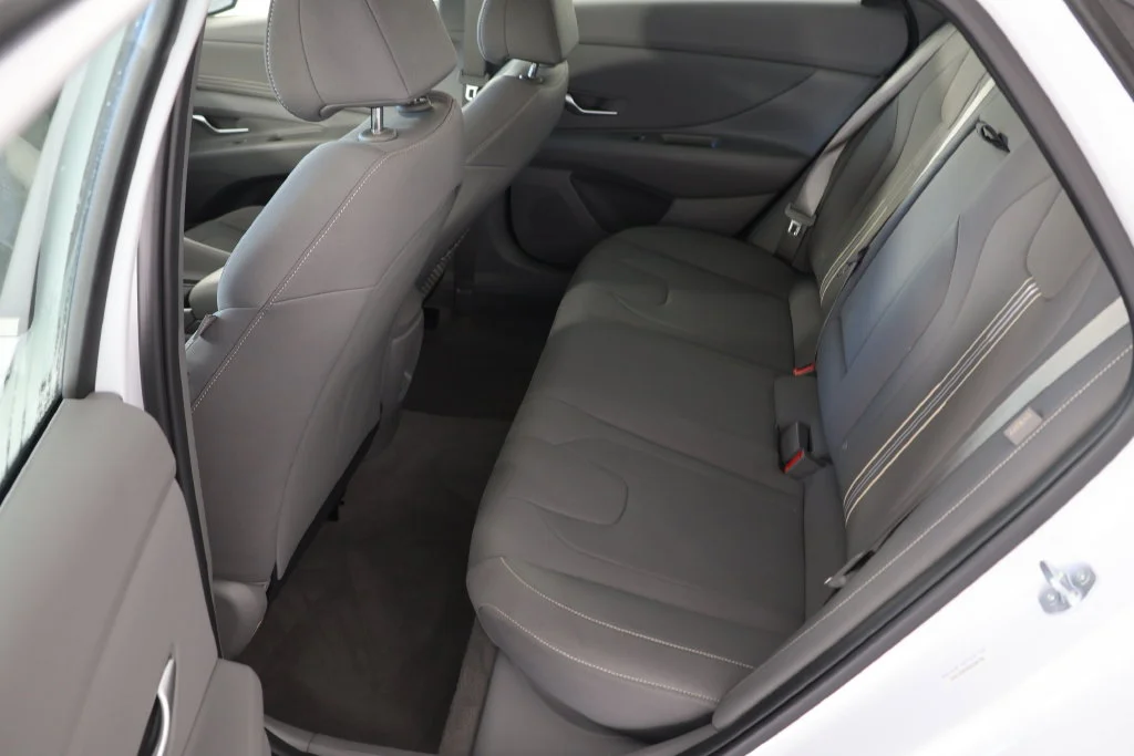 Certified Used 2025 White Hyundai SEL Convenience image 21