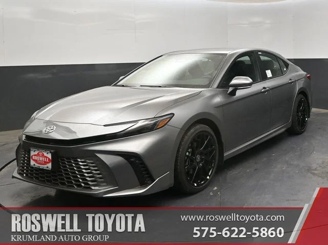 2026 Toyota Camry SE Hybrid's photo