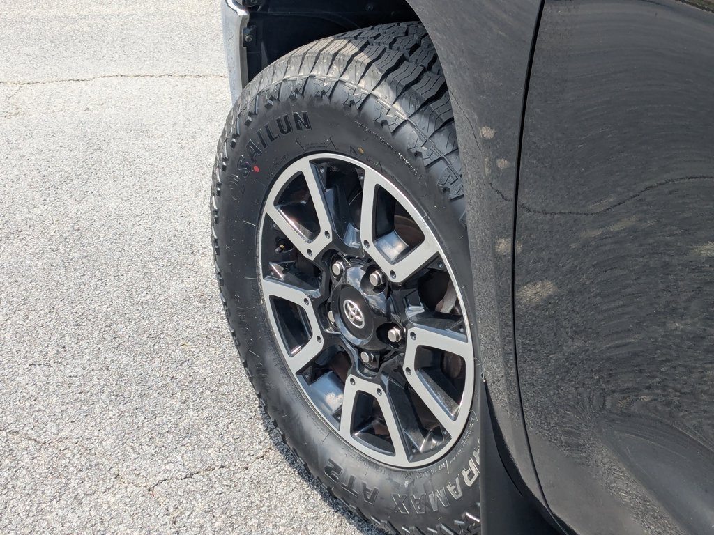 Used 2016  Toyota SR5 image 9