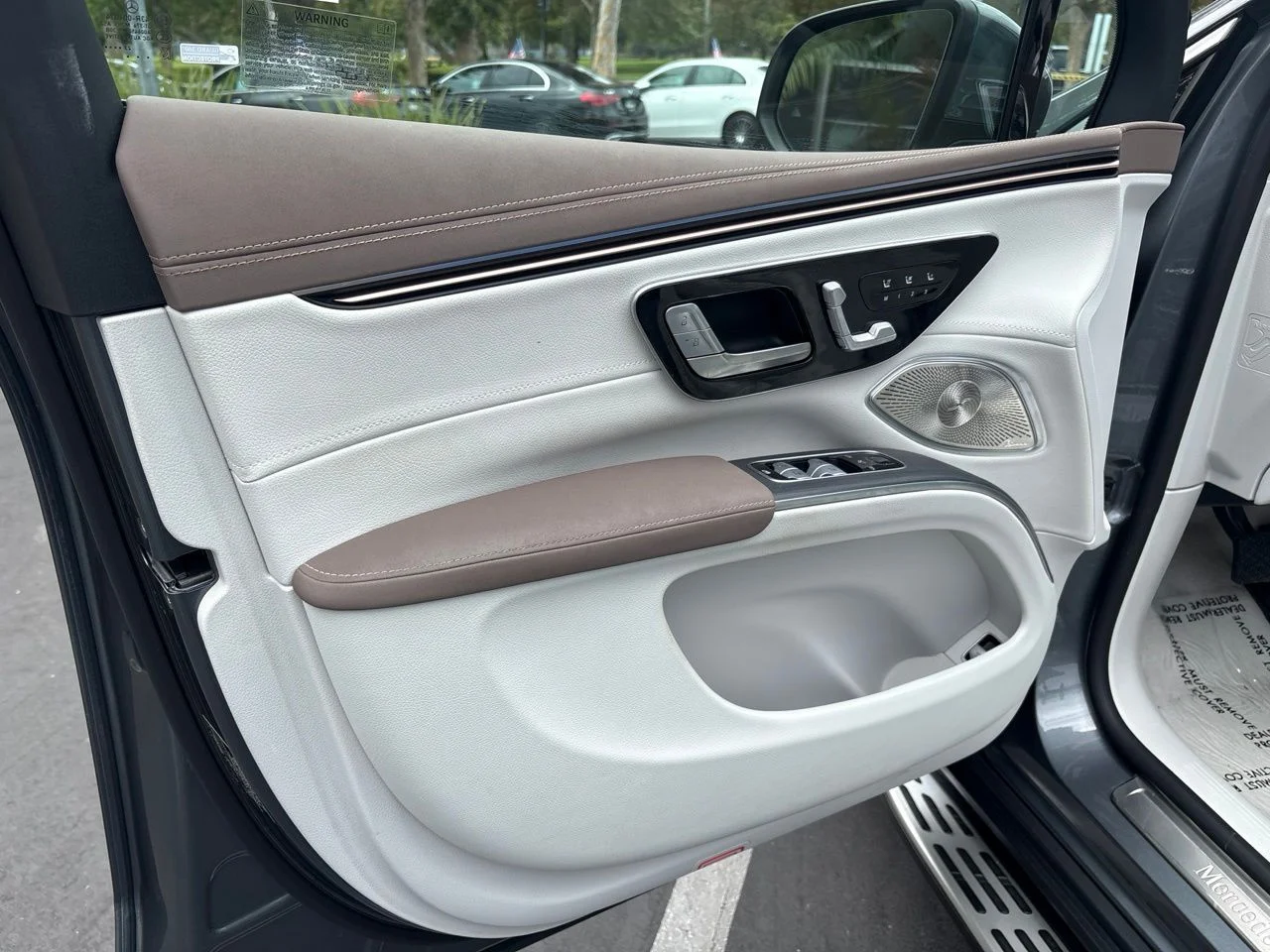 Certified Used 2023 Gray Mercedes-Benz 450 Sport Utility Premium Trim w/Third Row Seats image 5