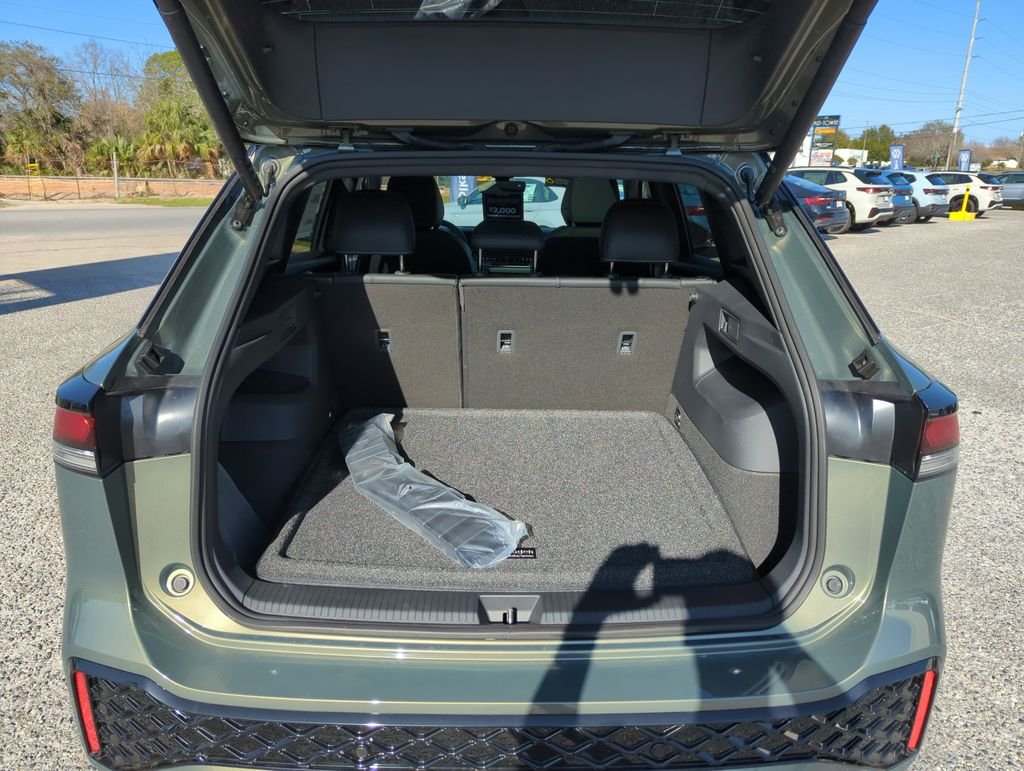 New 2026 Green Volkswagen 2.0T SE R-Line Black image 30