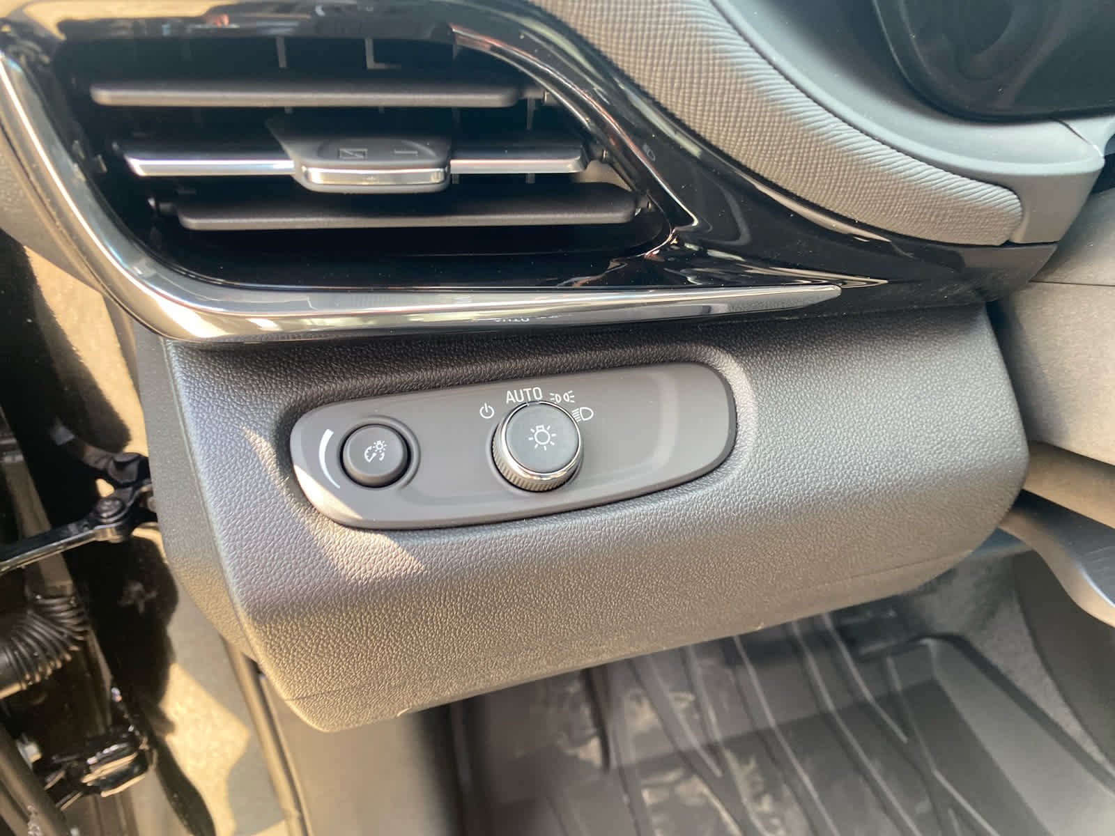 2026 Buick Envista Sport Touring - Photo 10