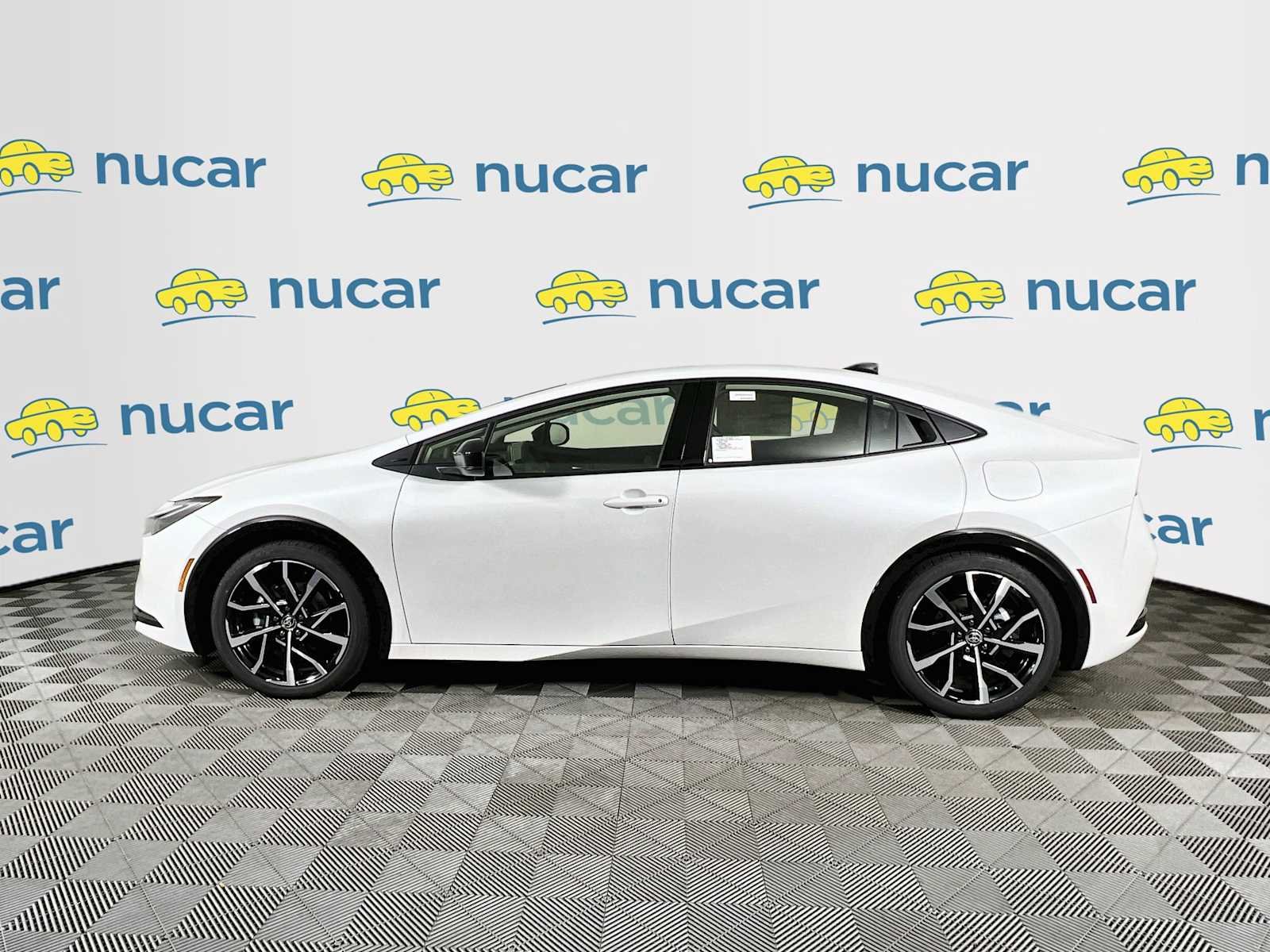 2026 Toyota Prius Plug-In Hybrid — photo 4
