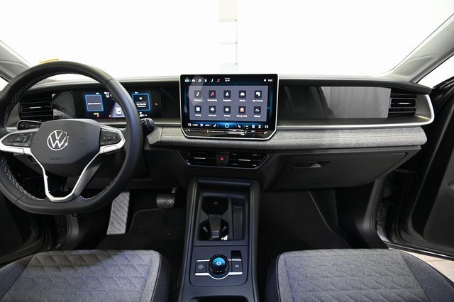 2025 Volkswagen Tiguan S photo 2