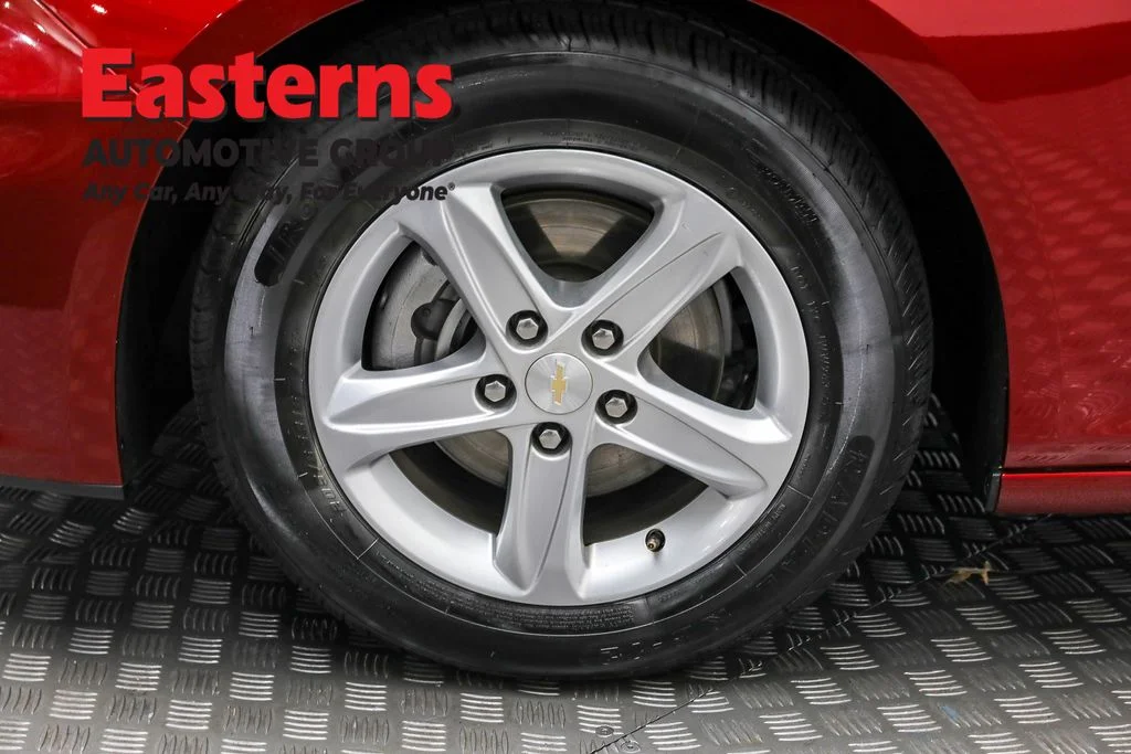 Used 2024 Red Chevrolet LT image 31