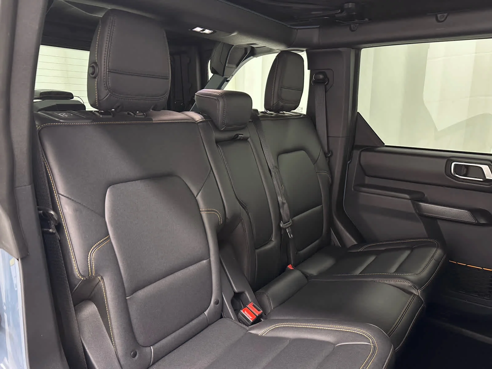 Used 2024 Azure Gray Metallic Tri-Coat Ford Badlands image 22