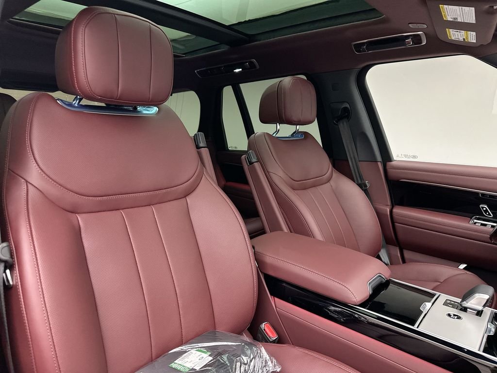 New 2026 Fuji White Land Rover SE image 6
