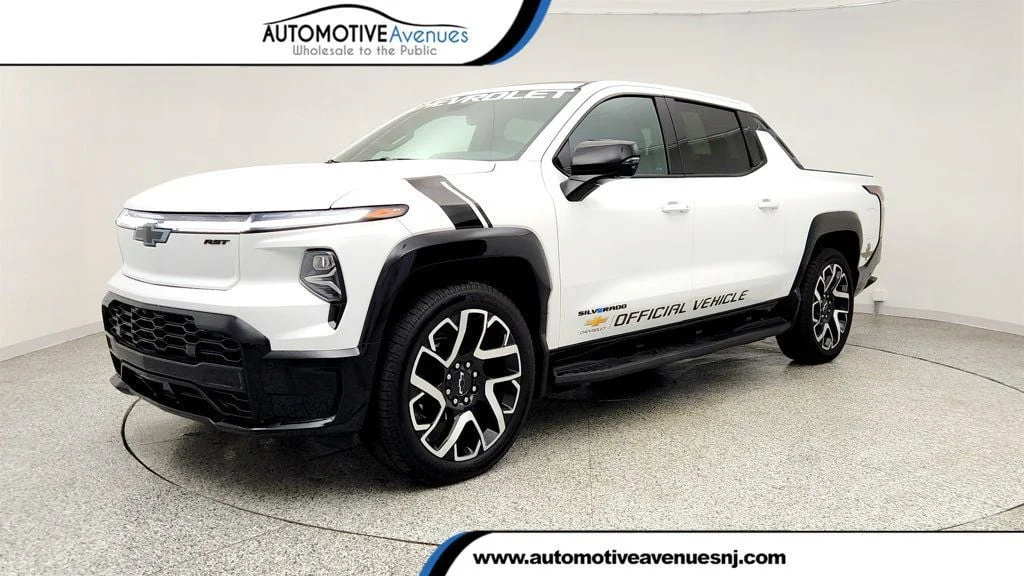 2025 Chevrolet Silverado EV RST Max Range's photo