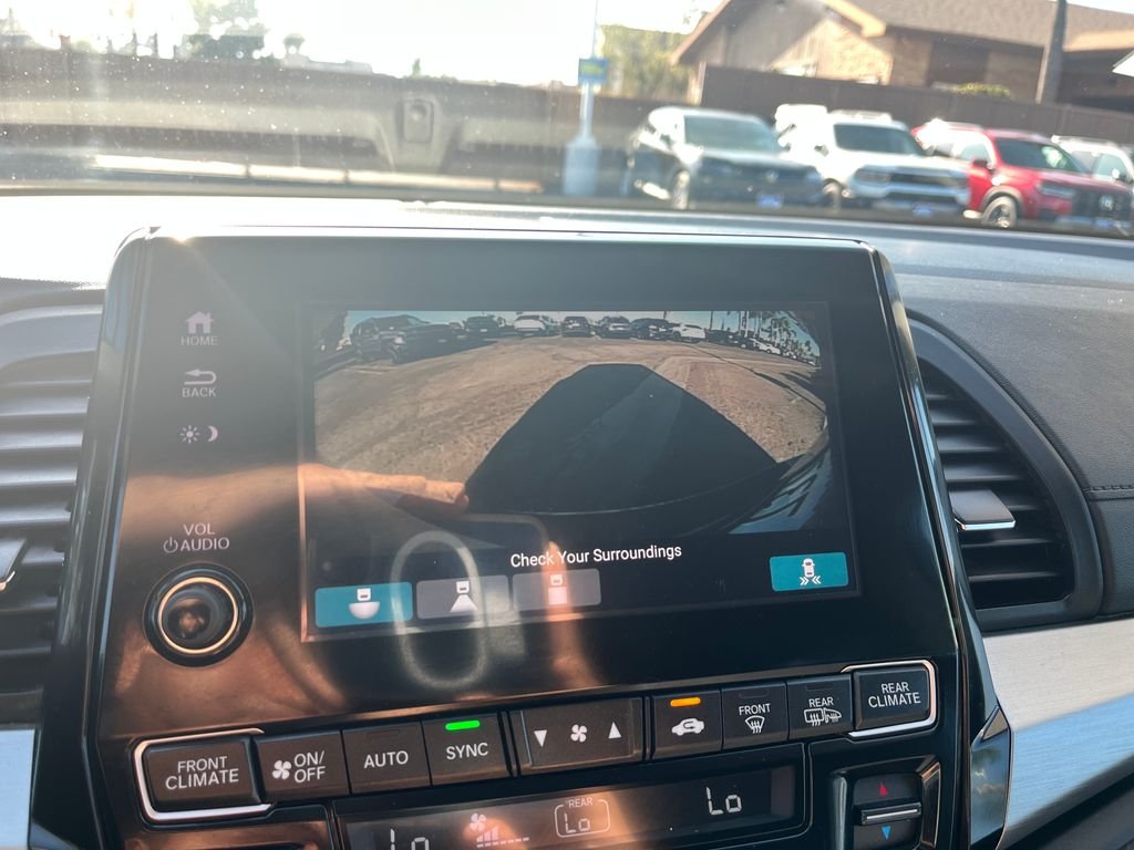 Used 2019 Silver Honda EX-L image 21