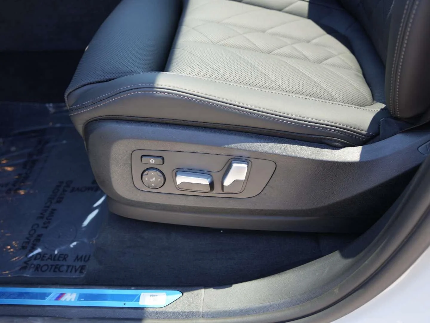 New 2026 Alpine White BMW sDrive40i image 14