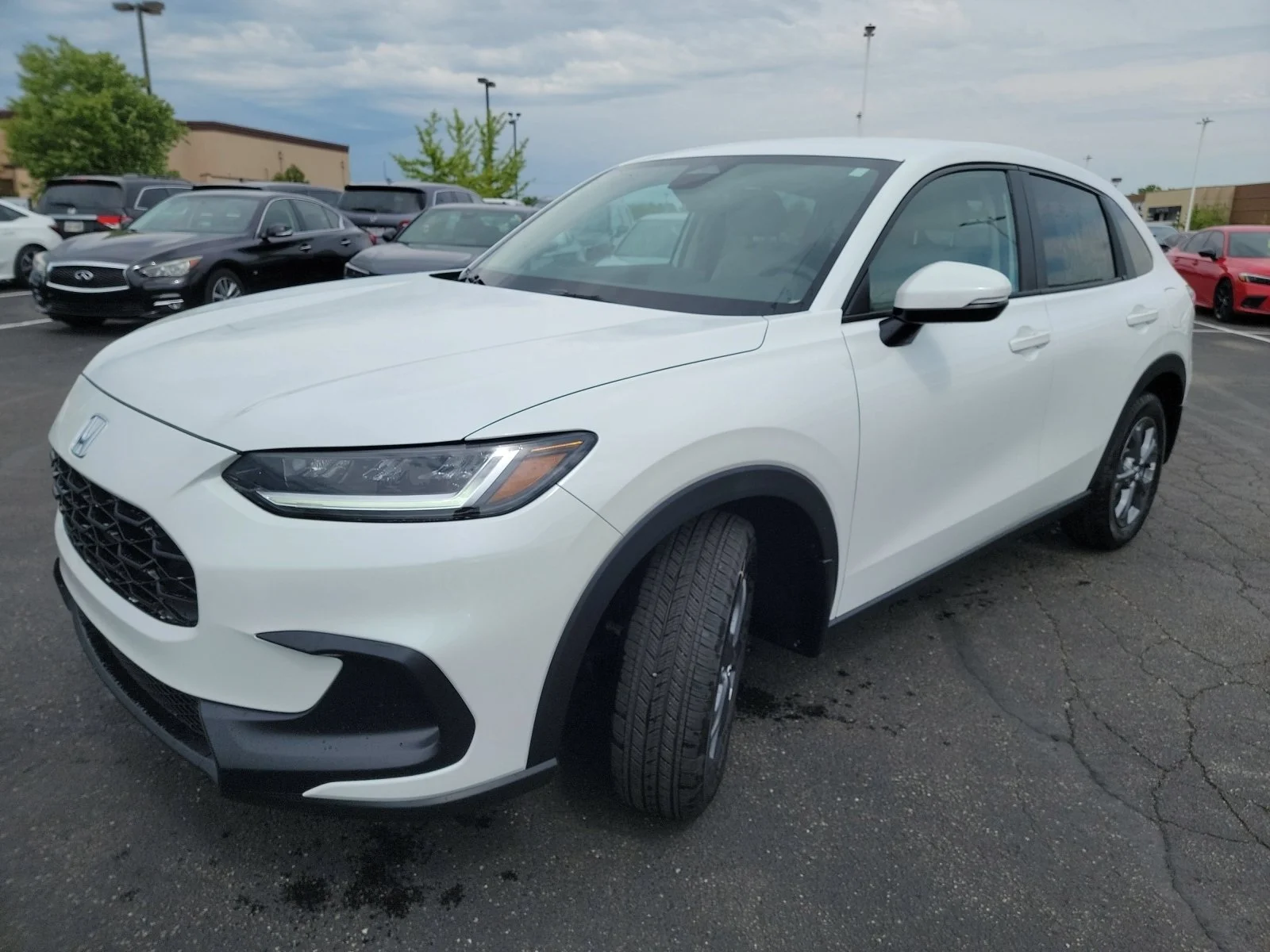 New 2027 Platinum White Pearl Honda LX image 3
