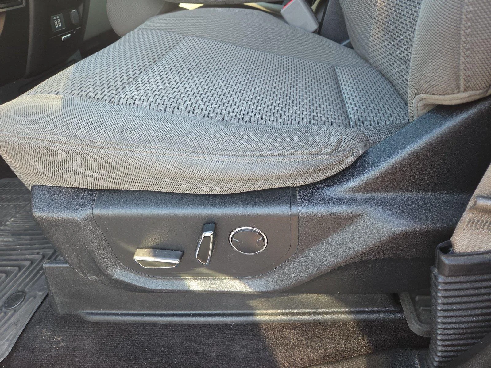 Used 2017 Blue Jeans Ford XLT image 20