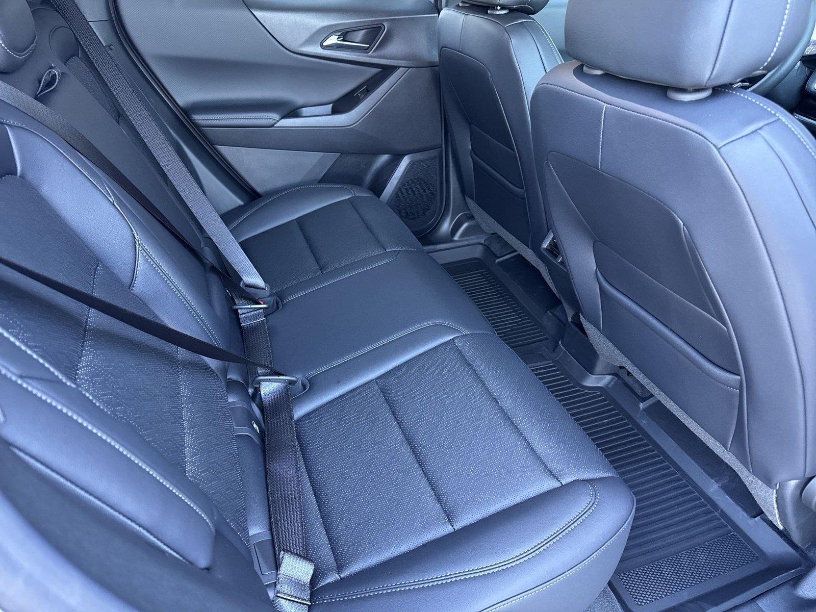 2027 Chevrolet Equinox LT - Photo 33