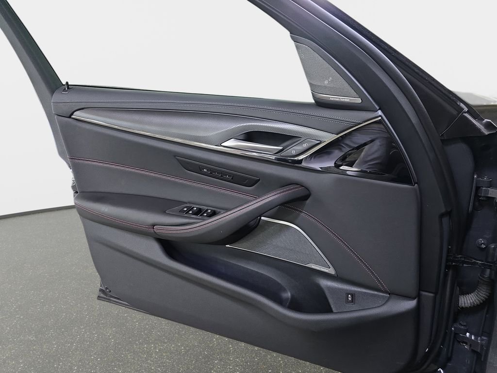 Used 2022 Gray Metallic BMW CS image 27