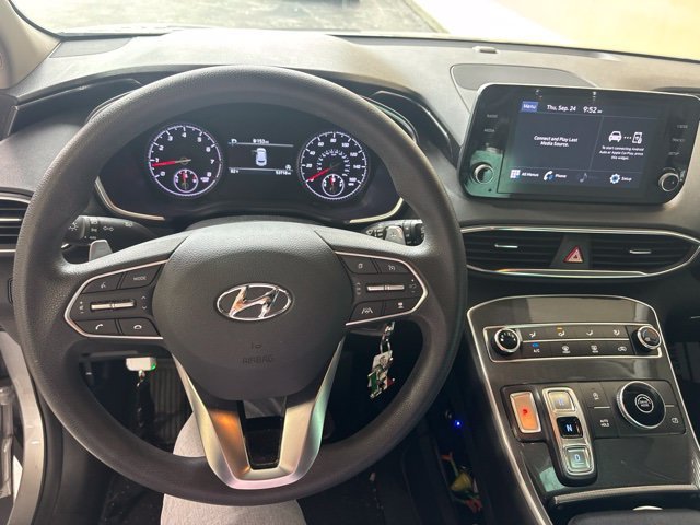 Certified Used 2022 Shimmering Silver Hyundai SE image 2