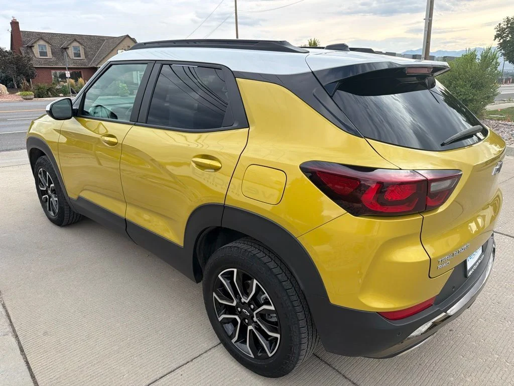 Used 2025 Yellow Chevrolet ACTIV image 5