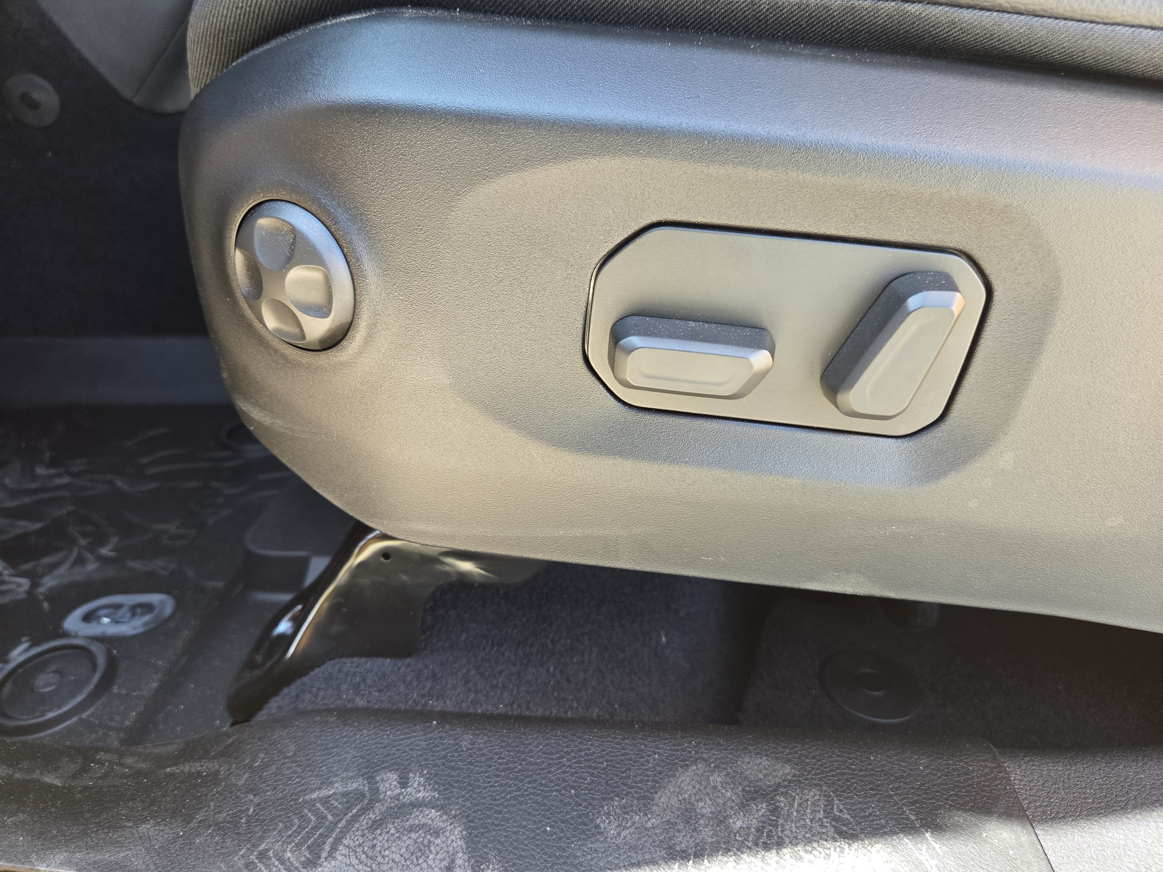 New 2026 Goldilocks Jeep Sahara image 17