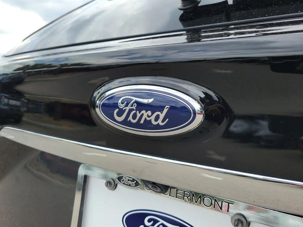 Used 2020 Magnetic Metallic Ford SEL image 8