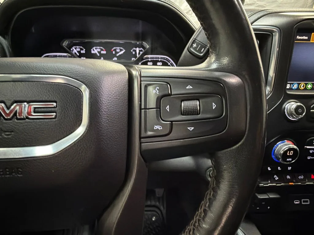 Used 2021 Summit White GMC AT4 image 18